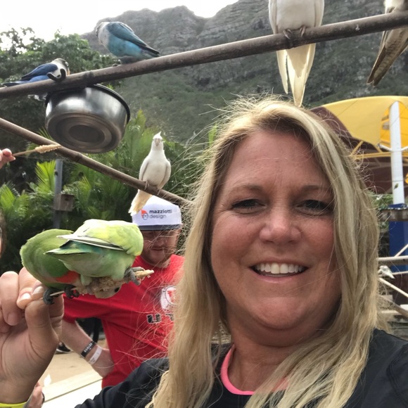 Meet your Posher, Karin - Picture 2 of 2